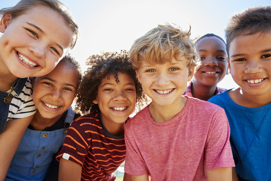 group of smiling children 
